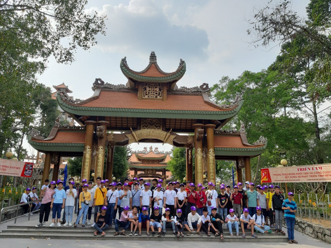TOUR VỀ NGUỒN CHO HỌC SINH